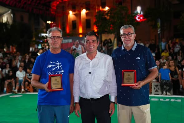 VETERANLAR MAÇI GİRESUN BELEDİYESİ’NİN SOKAK BASKETBOLU TURNUVASINA DAMGA VURDU