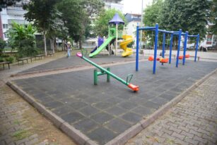 GİRESUN BELEDİYESİ’NDEN PARK VE BAHÇELERDE BAKIM SEFERBERLİĞİ
