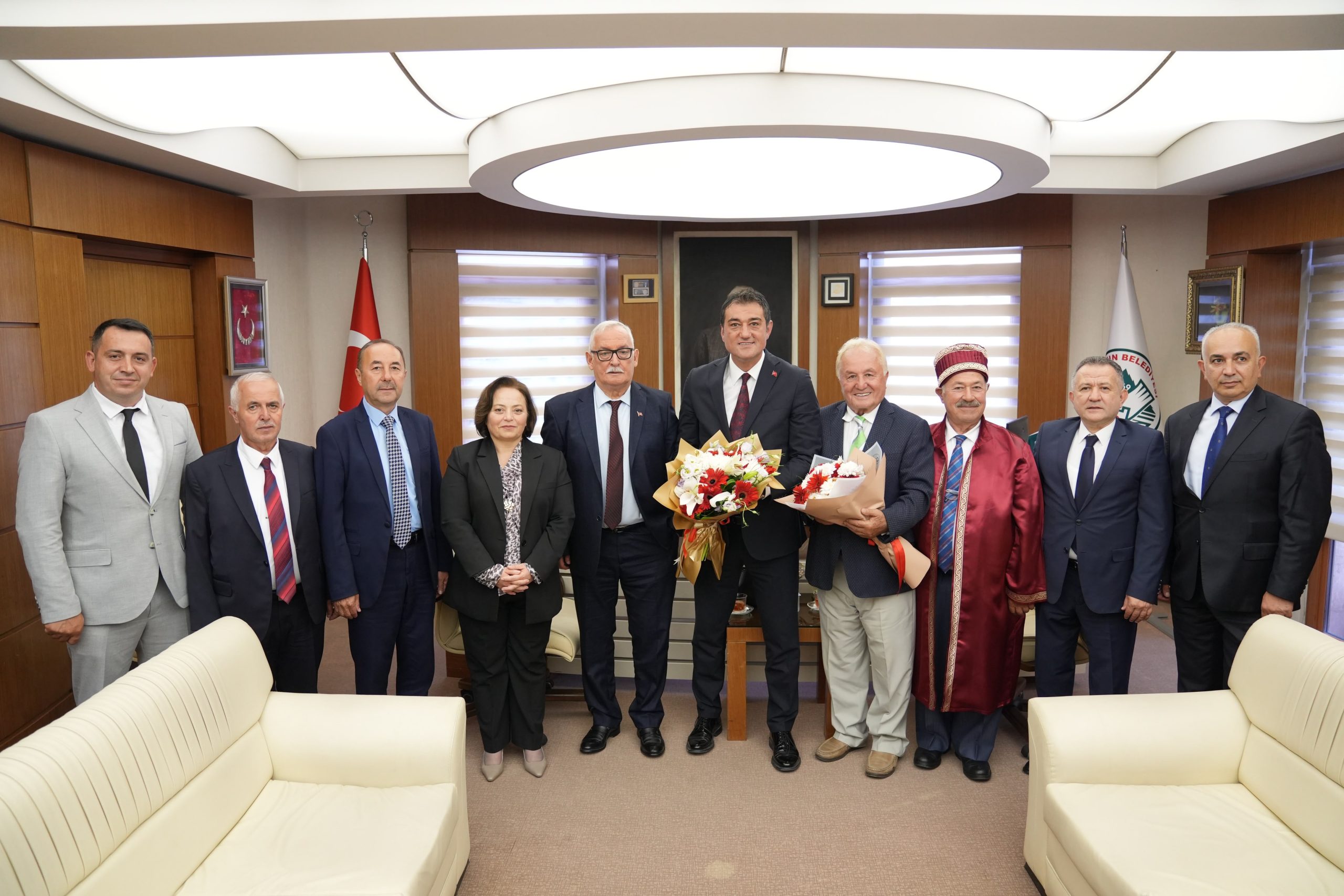 GİRESUN’DA YILIN AHİSİ 55 YILLIK MESLEK HAYATIYLA MUSTAFA ÖZDEMİR SEÇİLDİ