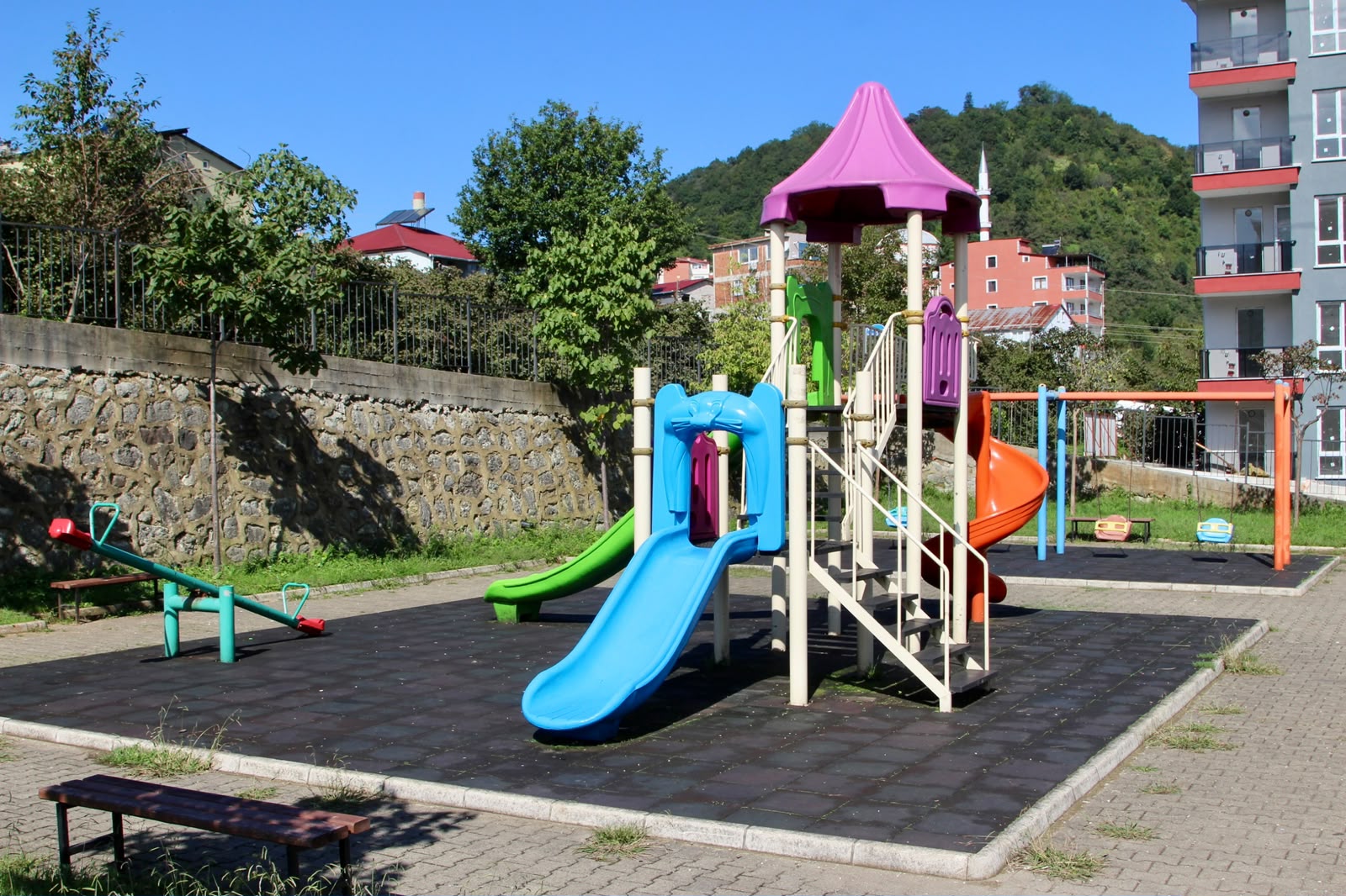 PARKLARDA BAKIM VE ONARIM ÇALIŞMASI BAŞLATILDI