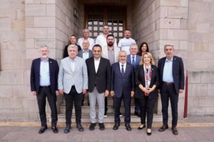 YENİ PARTİ MİLLETVEKİLLERİNDEN GİRESUN BELEDİYESİ’NE ZİYARET