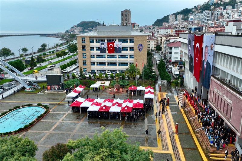 Giresun’da Cumhuriyetimizin 103. Yıl Dönümü Kutlamaları Çelenk Sunma Töreniyle Başladı